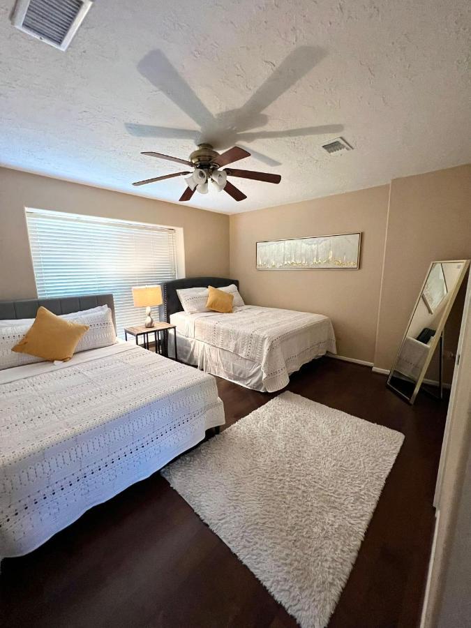 Centrally Located Houston Retreat! Sleeps 8, 10 Min To Downtown, Free Parking Exterior photo