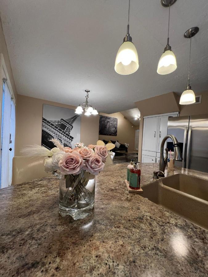 Centrally Located Houston Retreat! Sleeps 8, 10 Min To Downtown, Free Parking Exterior photo
